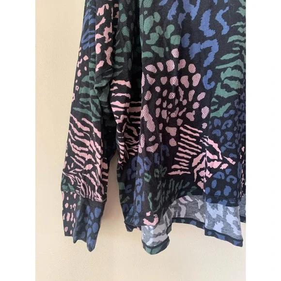 Calvin Klein Performance Women’s Animal Hoodie size 3XL - Picture 3 of 6